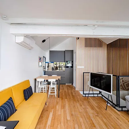 Marais Area - Outdoor Patio - A C - 2bdr